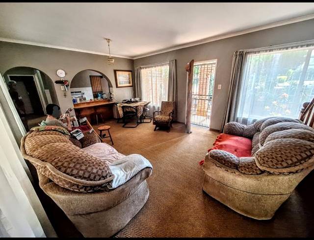 3 BEDROOM HOUSE FOR SALE IN THE ORCHARDS